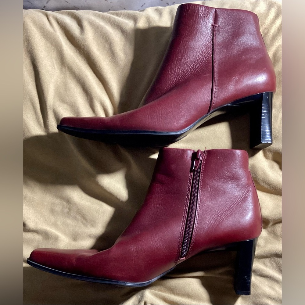 Vintage Burgundy Leather Red Boots Nebraska Square Toe Heels Size 9.5
